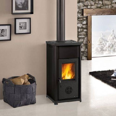 Stufa a legna TEA nero antracite La nordica Extraflame