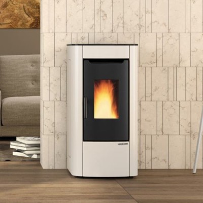 La nordica Extraflame Stufa a pellet ventilata SABRY AD avorio