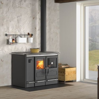 La nordica Extraflame Termocucina a legna SIERRA.16 con sistema a vaso aperto e circuito chiuso